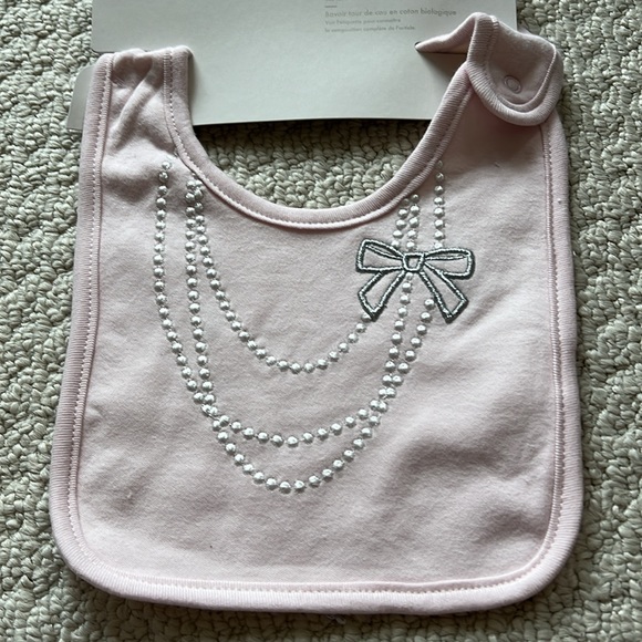 NWT - Pink Baby Bib With Adorable Pearl Necklace With Bow Design! - Picture 2 of 5